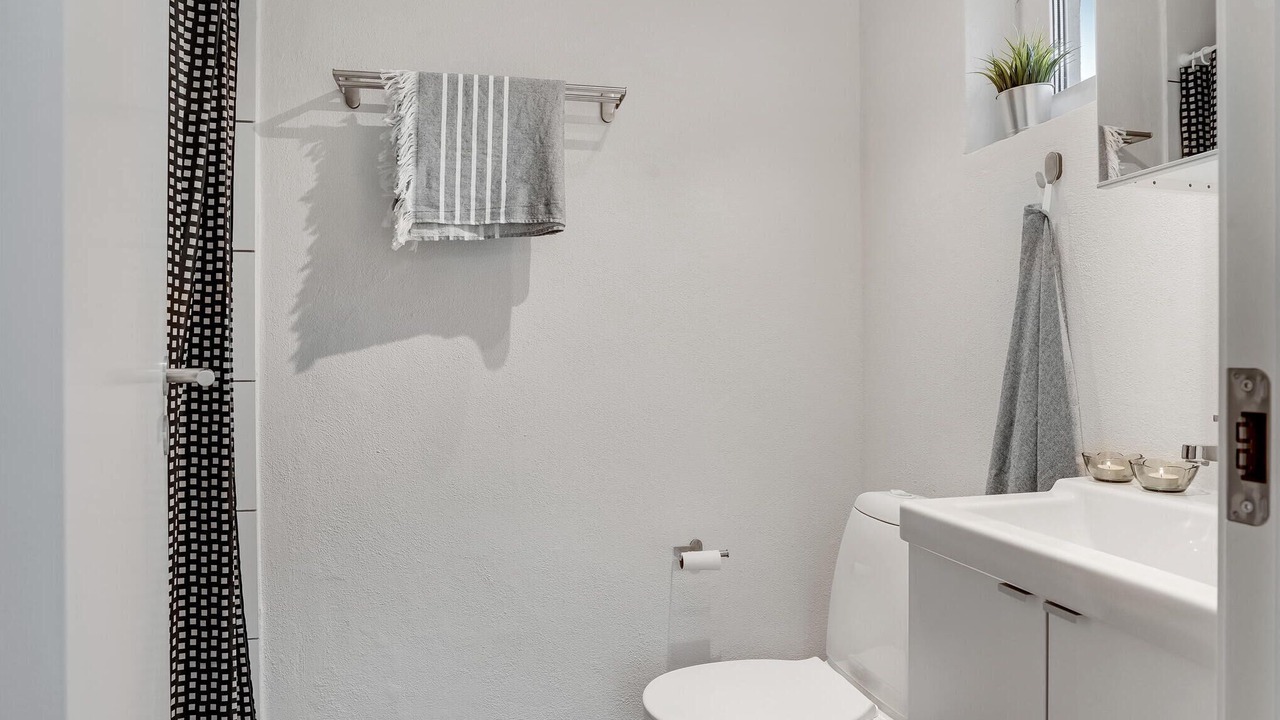 Photo of Bathroom in Asaa