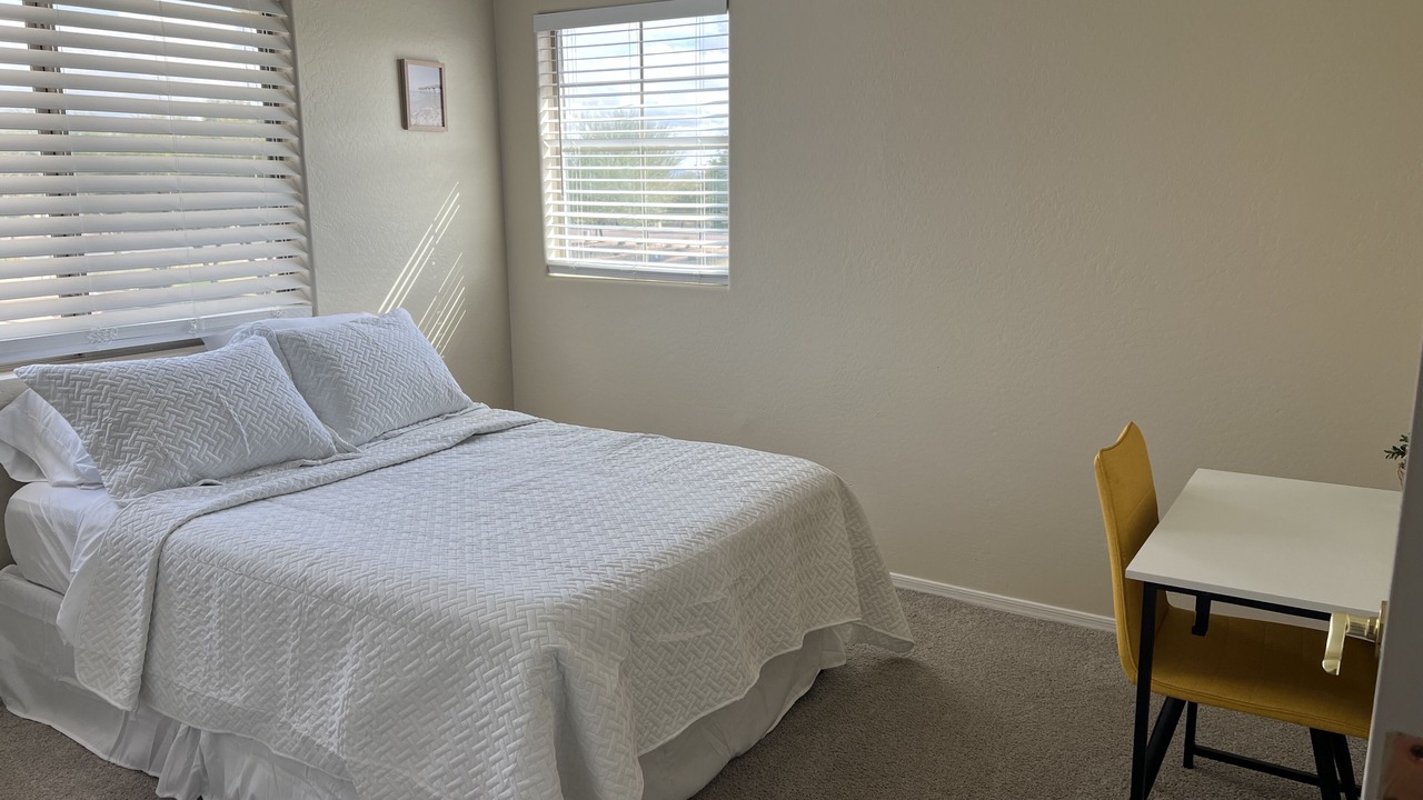 Photo of Bedroom in Palm Valley