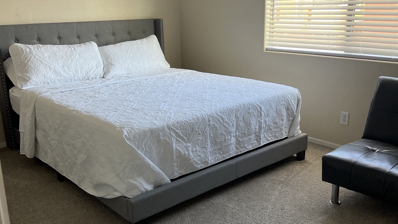 Photo of Bedroom in Palm Valley