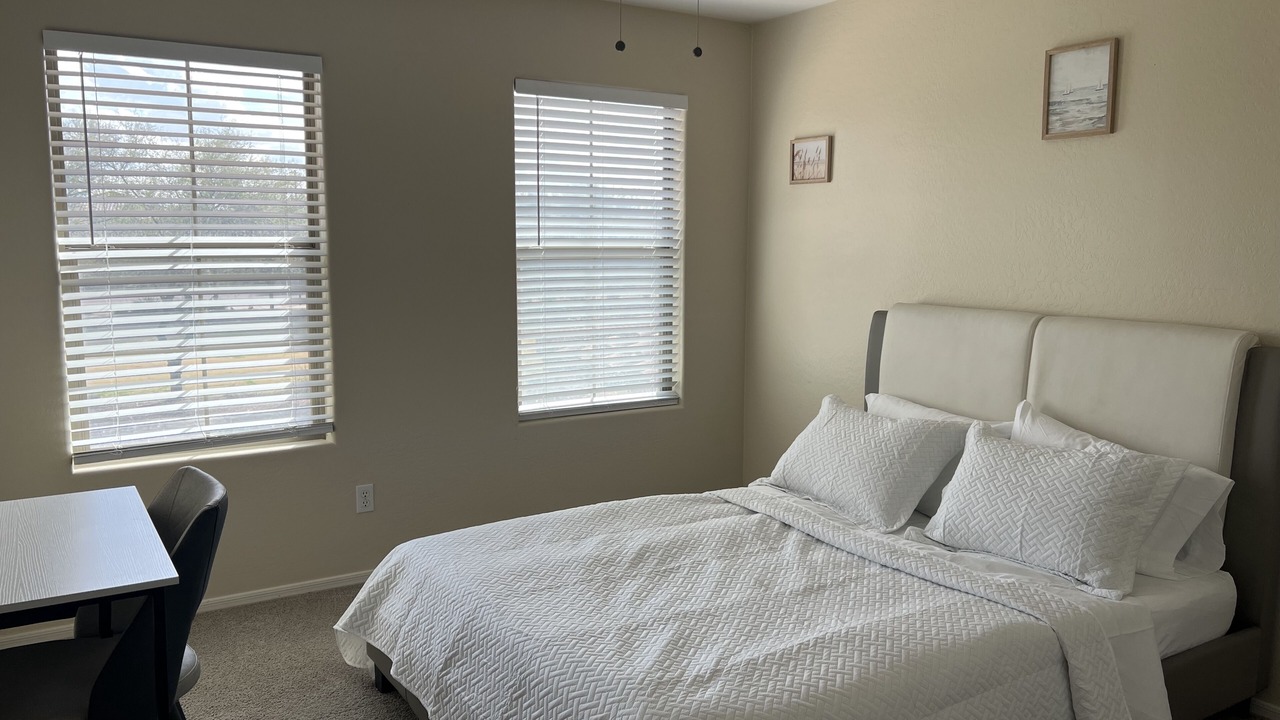 Photo of Bedroom in Palm Valley