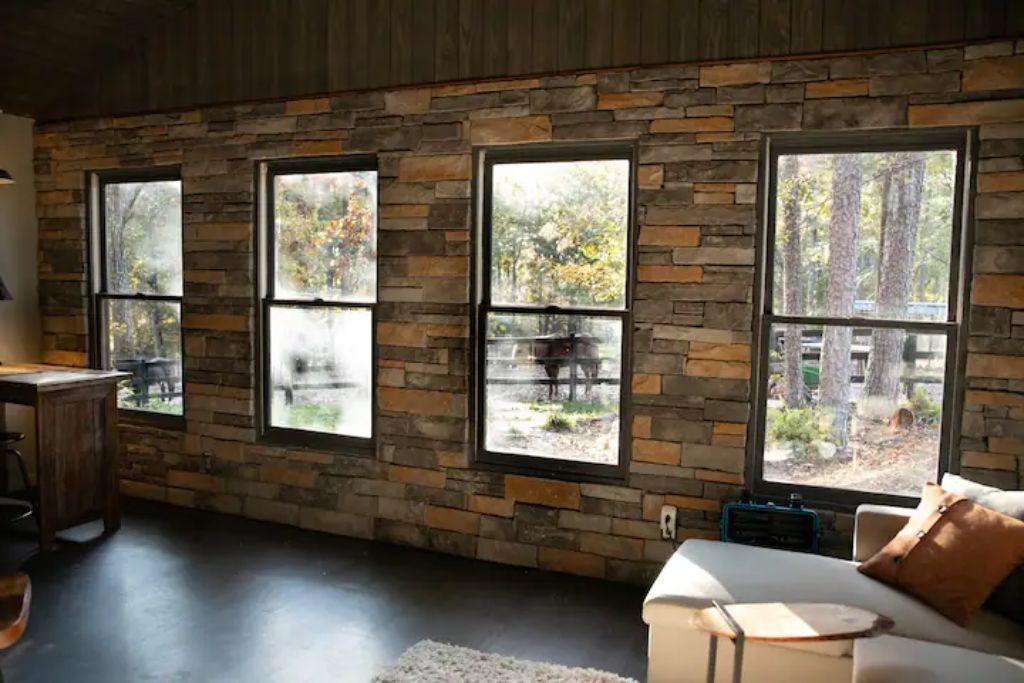 Photo of Livingroom in Canton