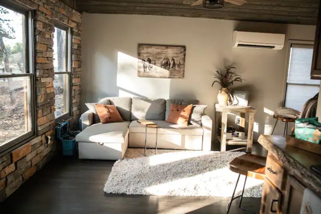 Photo of Livingroom in Canton