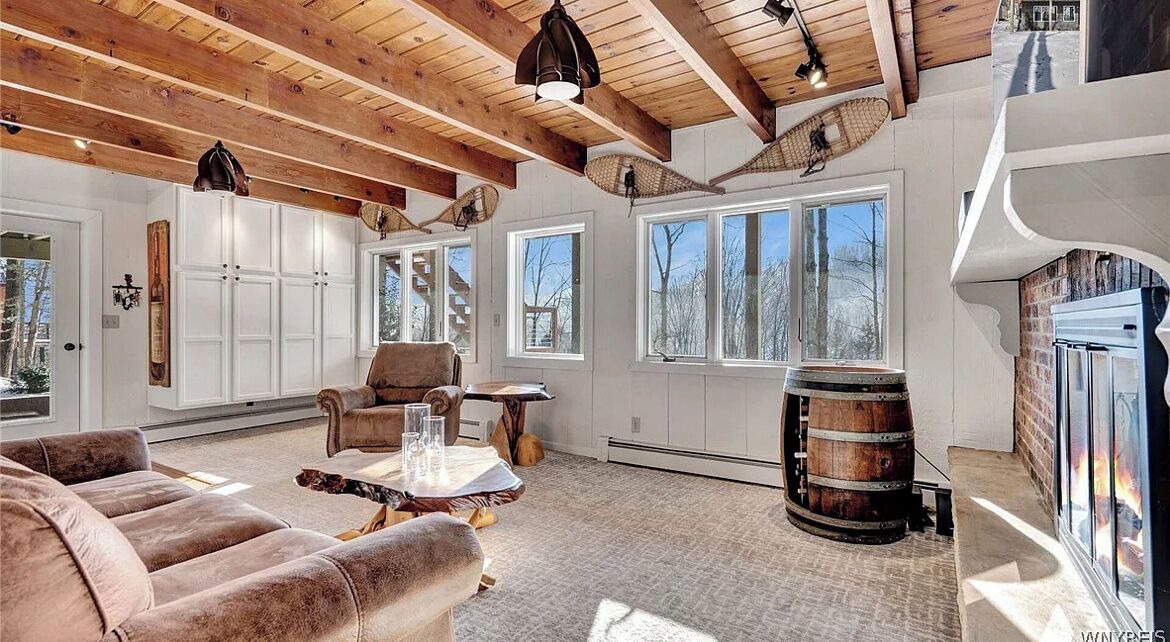 Photo of Livingroom in Ellicottville