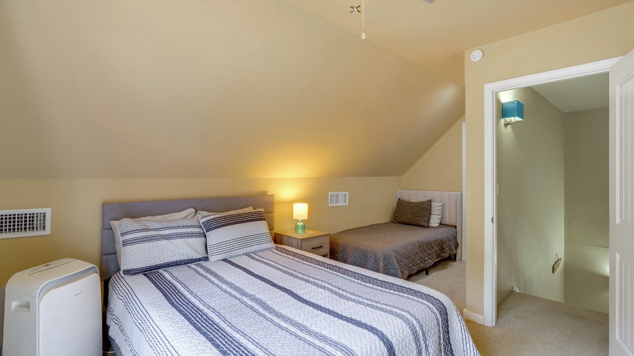 Photo of Bedroom in Linn Creek