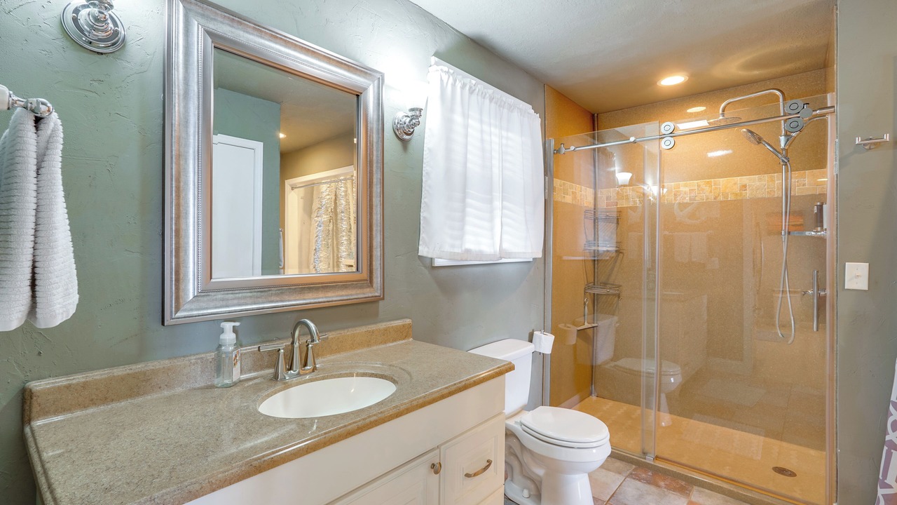 Photo of Bathroom in Linn Creek