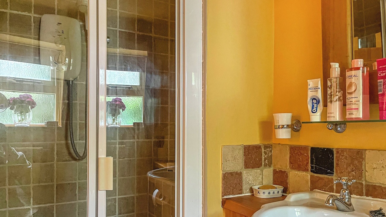 Photo of Bathroom in Ellastone