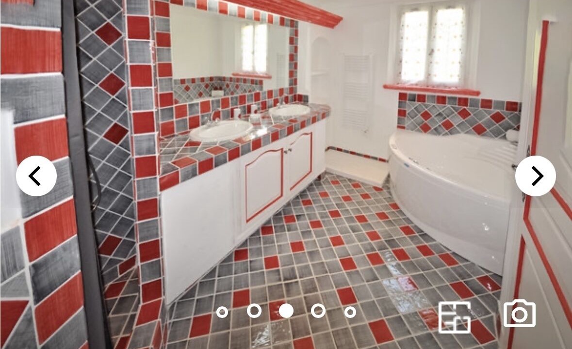 Photo of Bathroom in Preconil