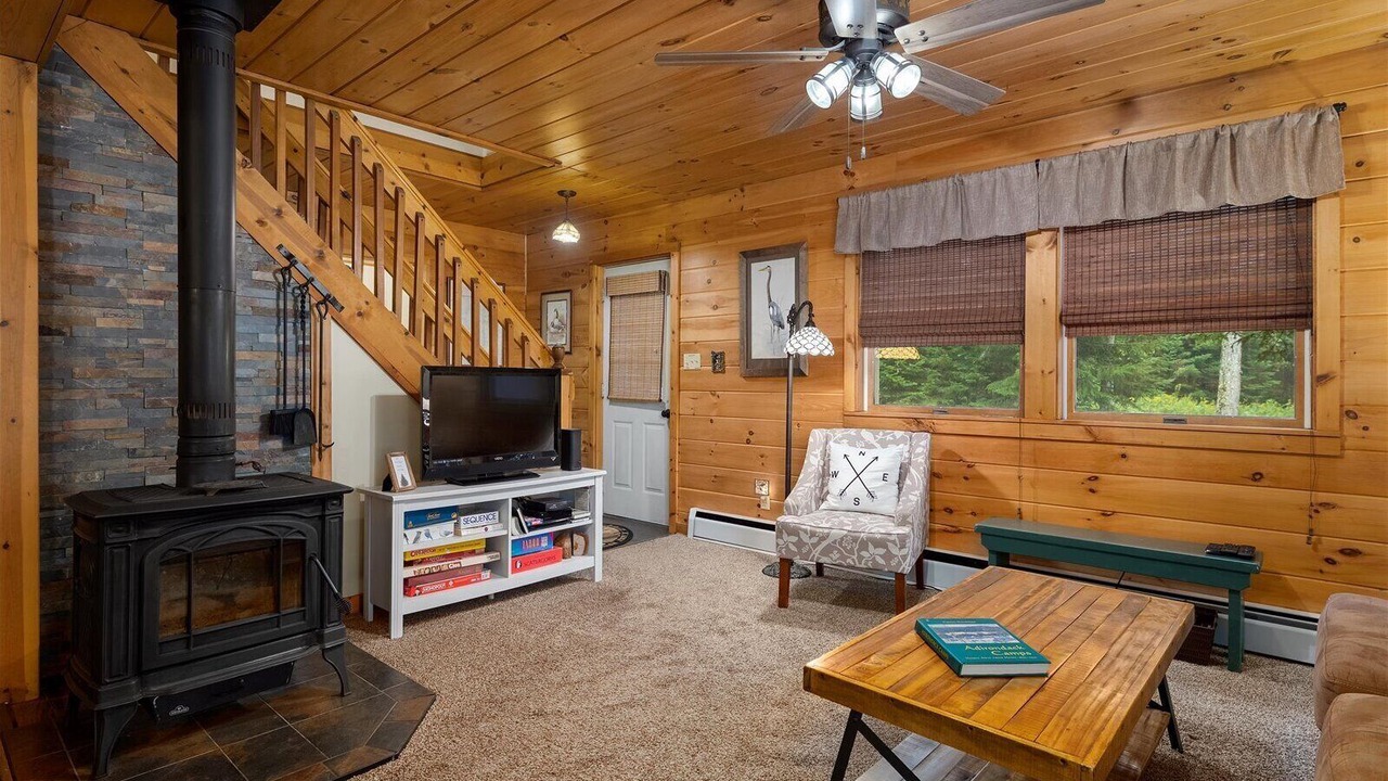 Photo of Livingroom in Town of Webb