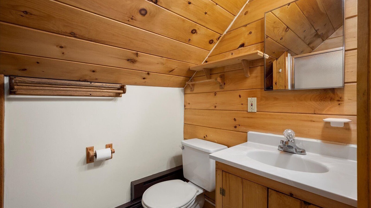 Photo of Bathroom in Town of Webb