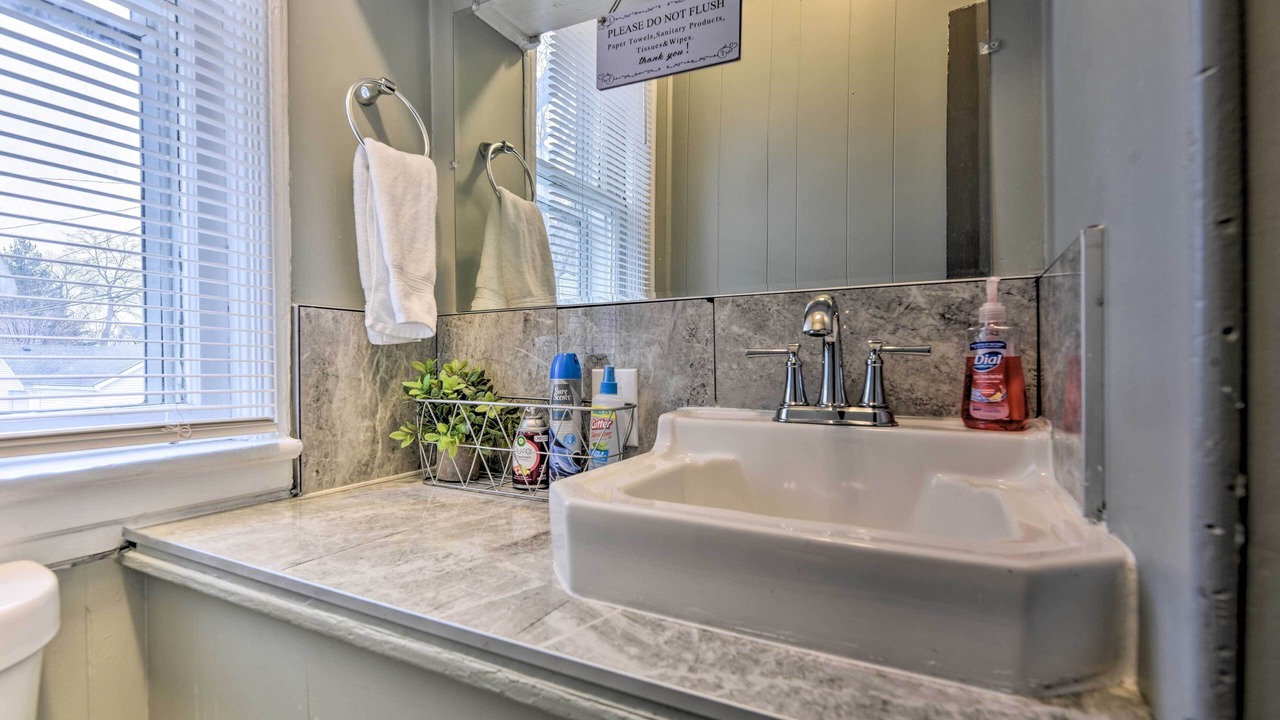 Photo of Bathroom in Niagara Falls
