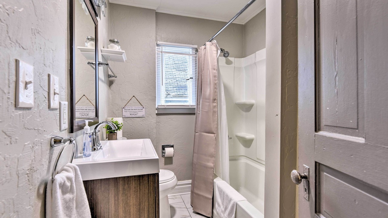 Photo of Bathroom in Niagara Falls