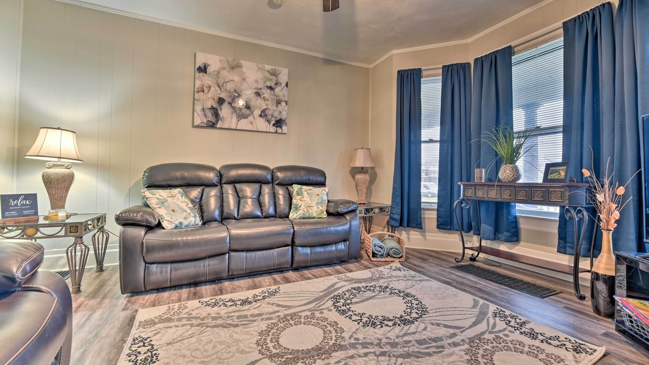 Photo of Livingroom in Niagara Falls