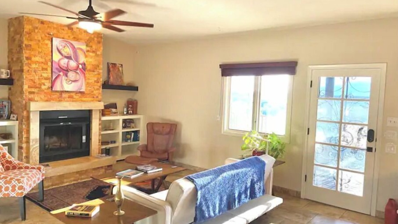 Photo of Livingroom in Bridlewood West