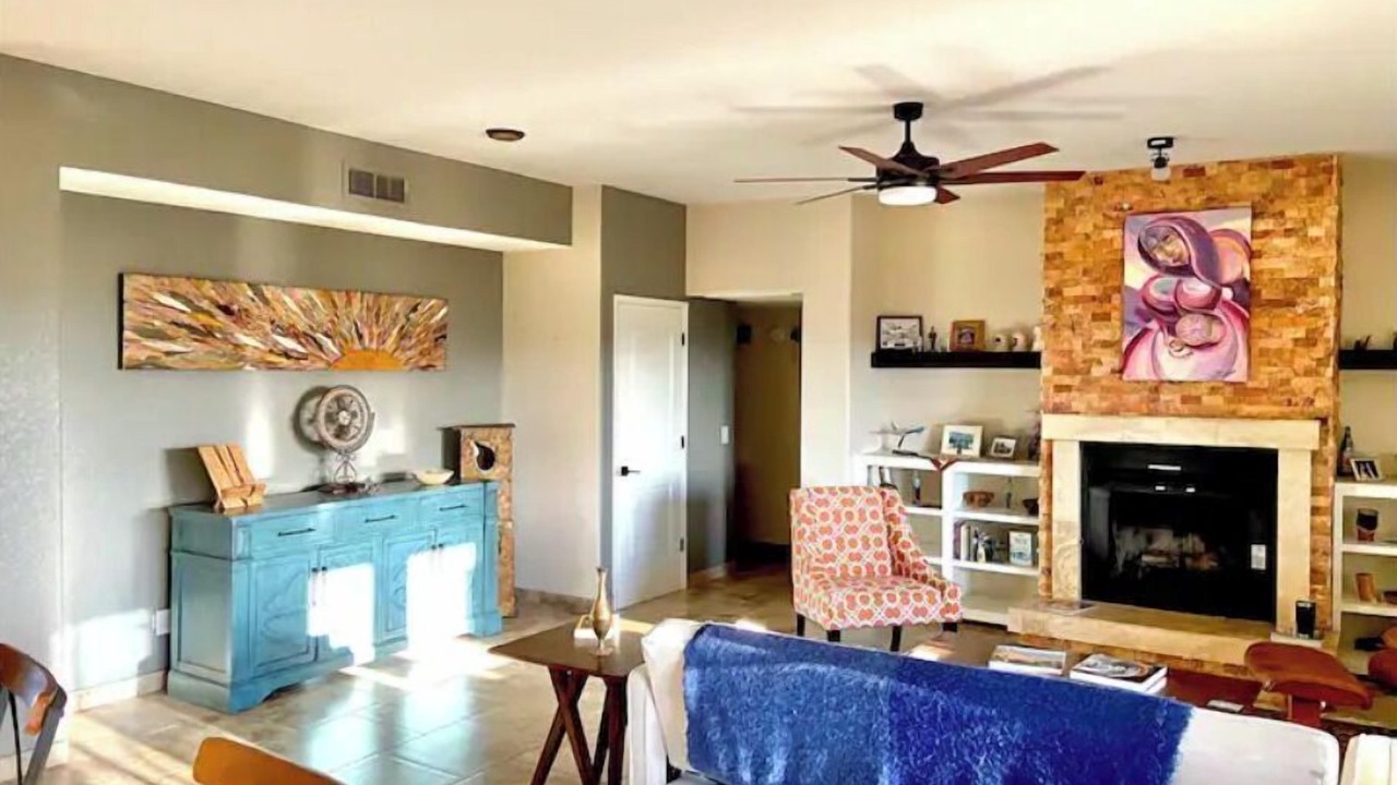 Photo of Livingroom in Bridlewood West