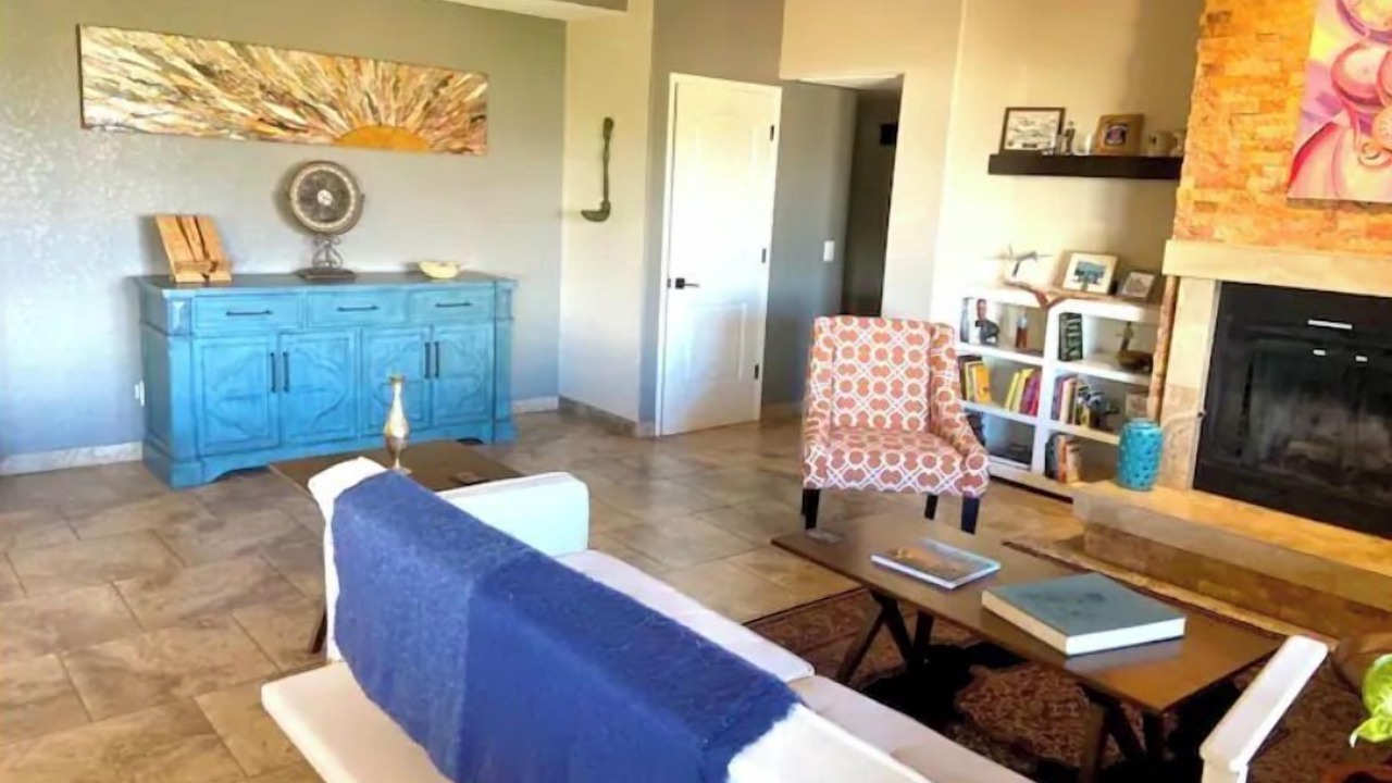 Photo of Livingroom in Bridlewood West