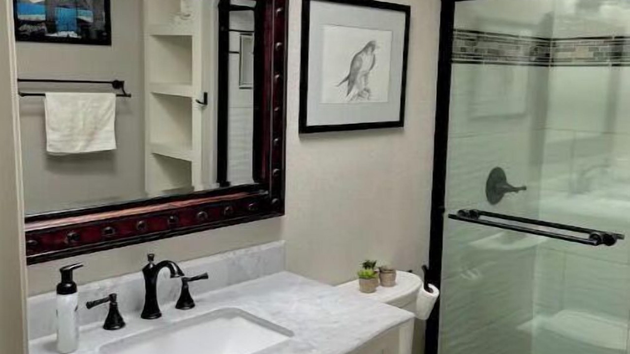 Photo of Bathroom in Bridlewood West