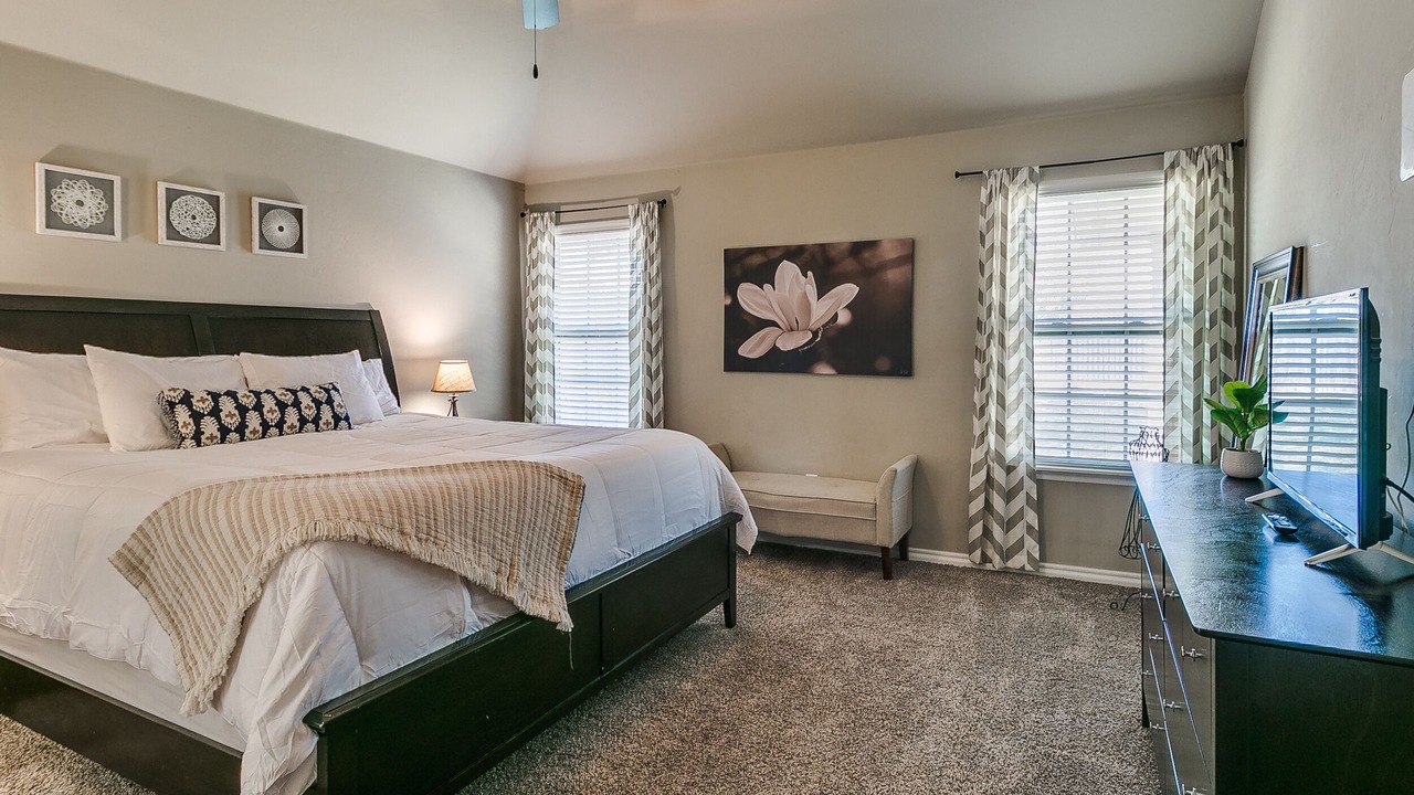 Photo of Bedroom in Central City