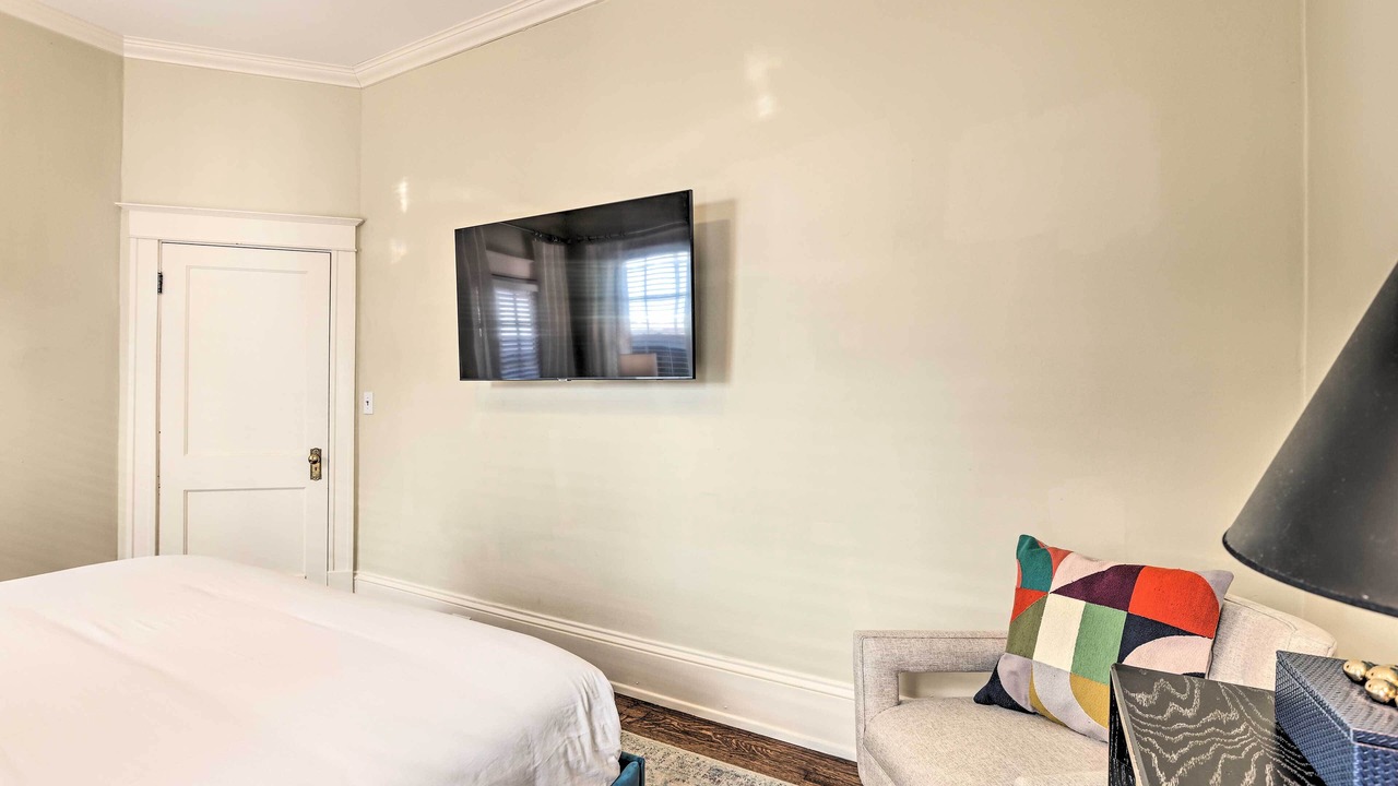 Photo of Bedroom in Crestline Heights
