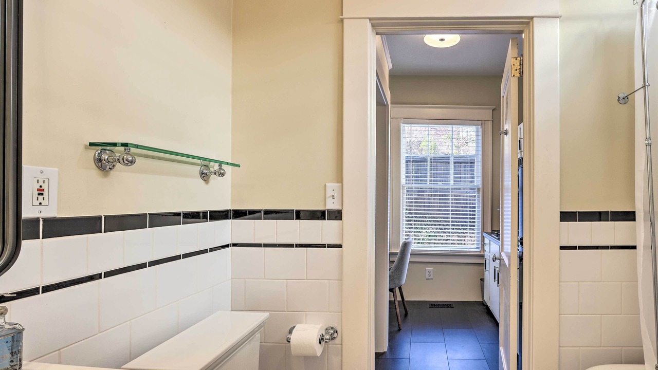 Photo of Bathroom in Crestline Heights