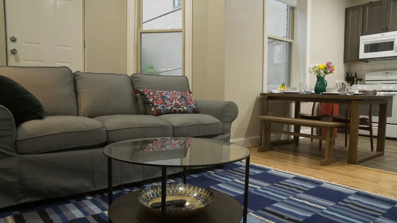 Photo of Livingroom in Rush and Division