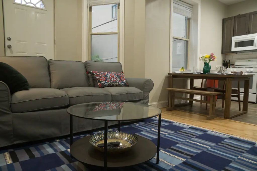 Photo of Livingroom in Rush and Division