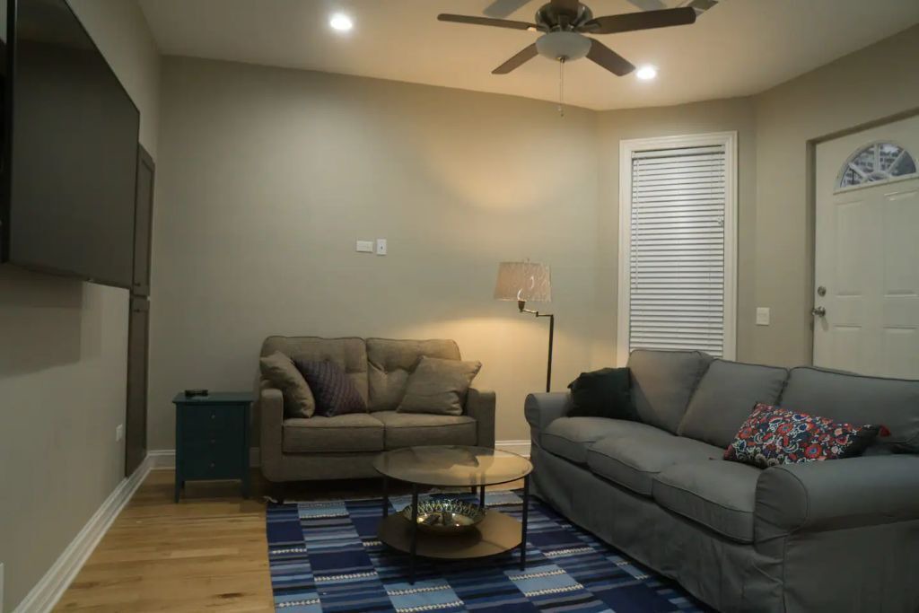Photo of Livingroom in Rush and Division