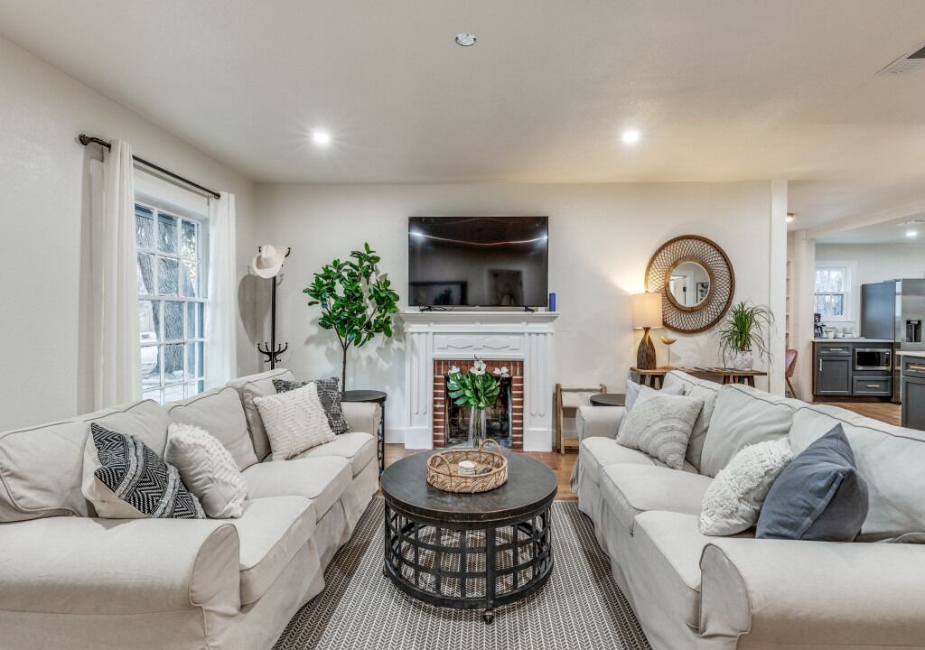 Photo of Livingroom in Arlington Heights