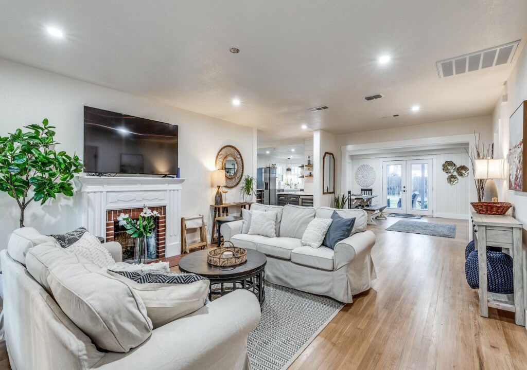 Photo of Livingroom in Arlington Heights