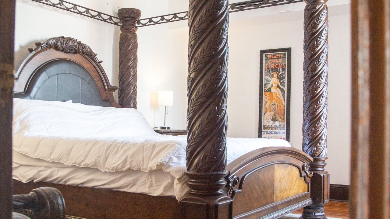 Photo of Bedroom in Downtown
