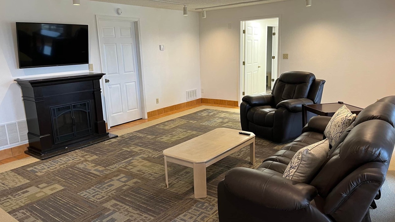 Photo of Bedroom in Camdenton