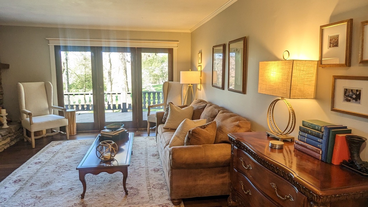 Photo of Livingroom in Hendersonville