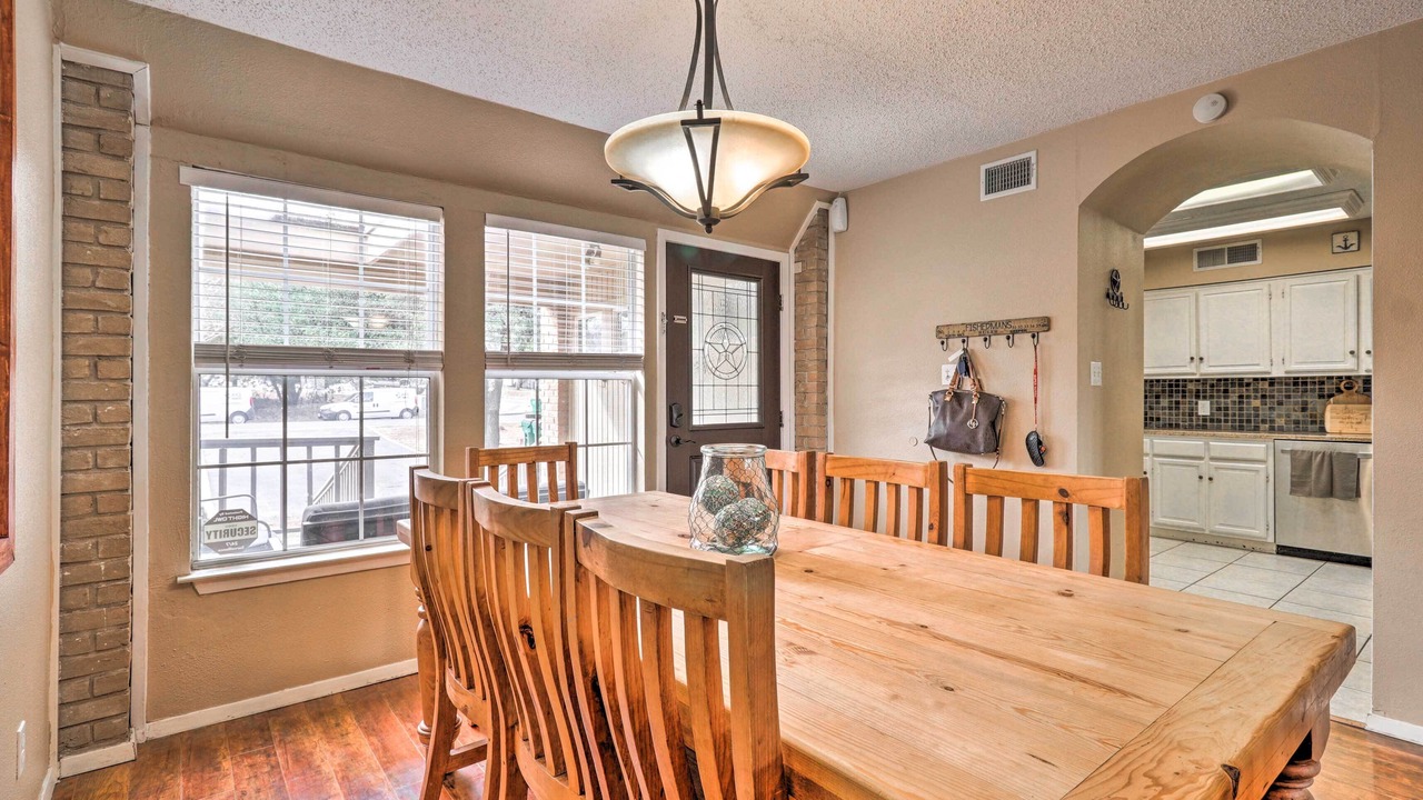 Photo of Livingroom in Point Venture