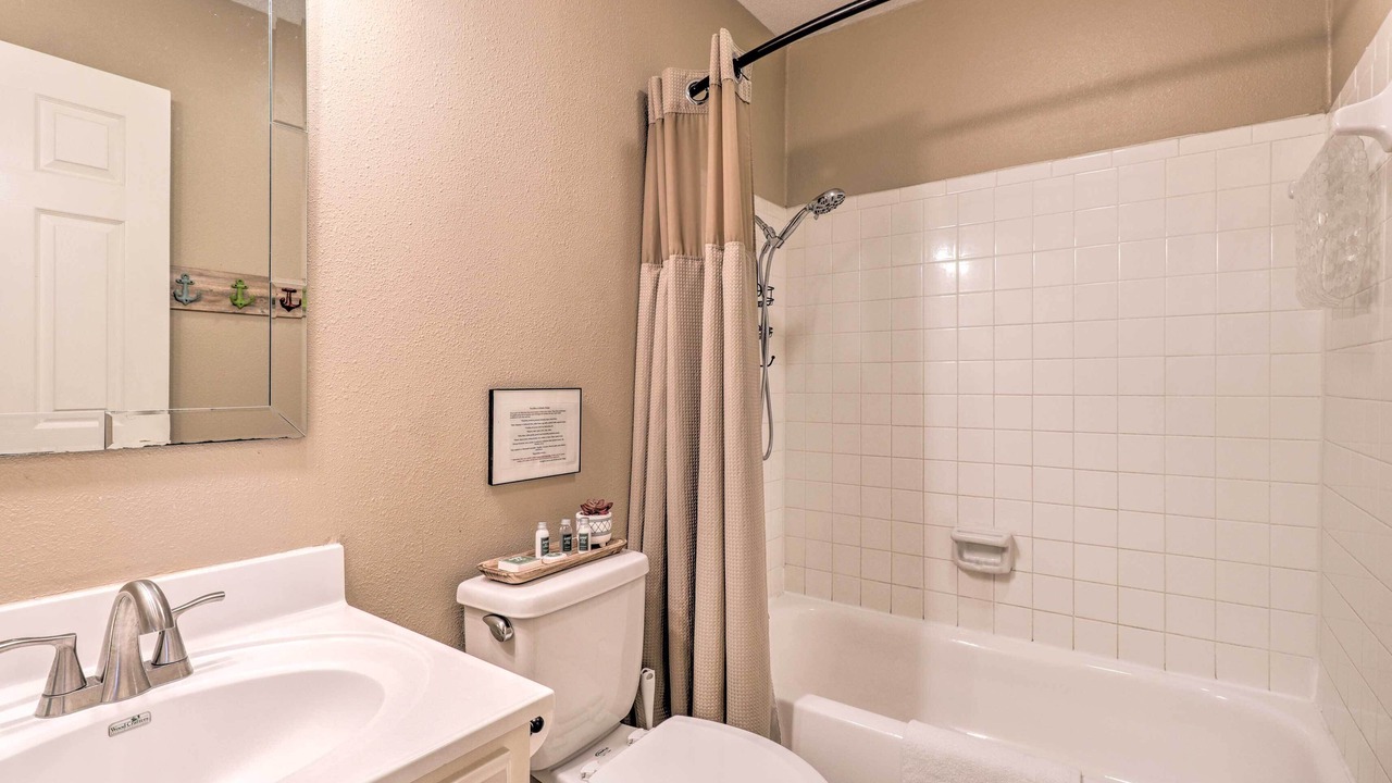 Photo of Bathroom in Point Venture