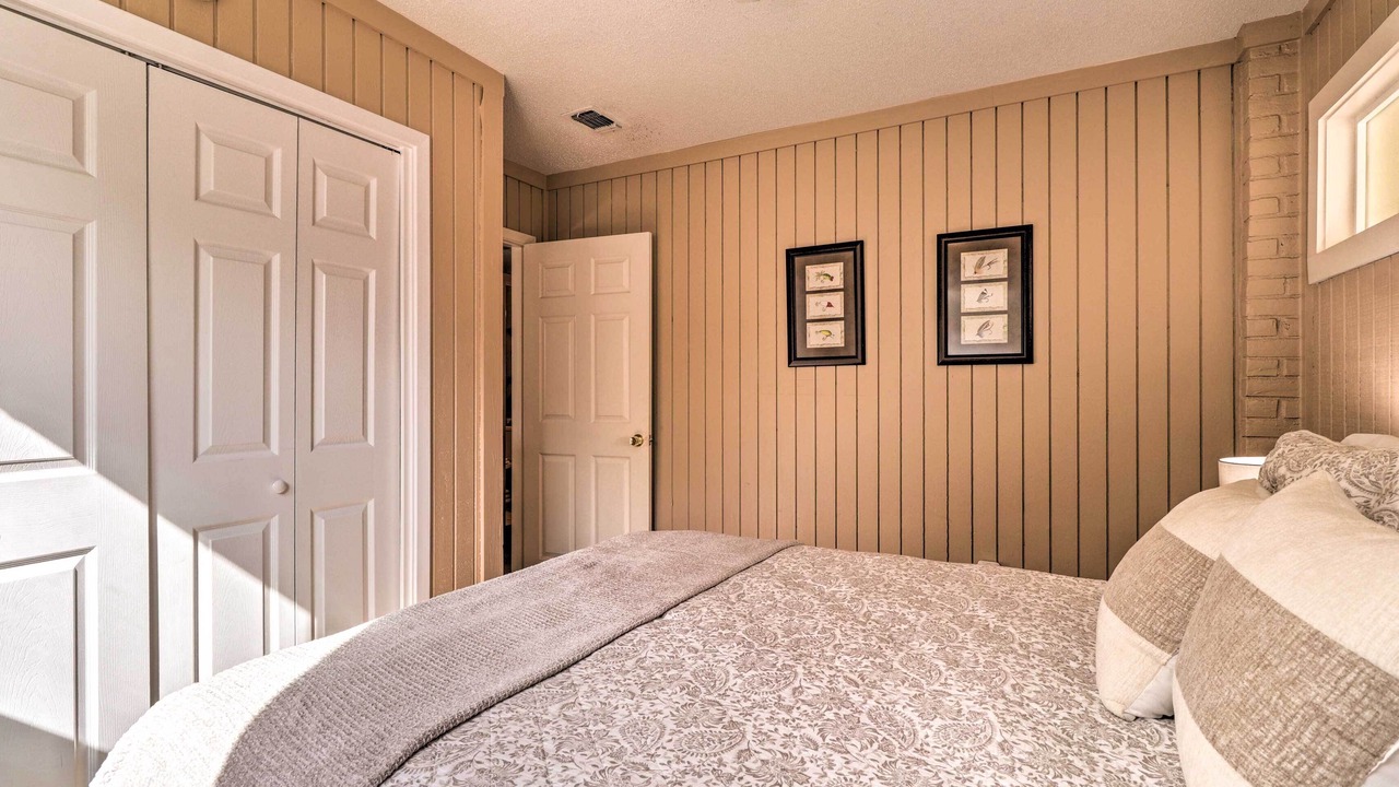 Photo of Bedroom in Point Venture