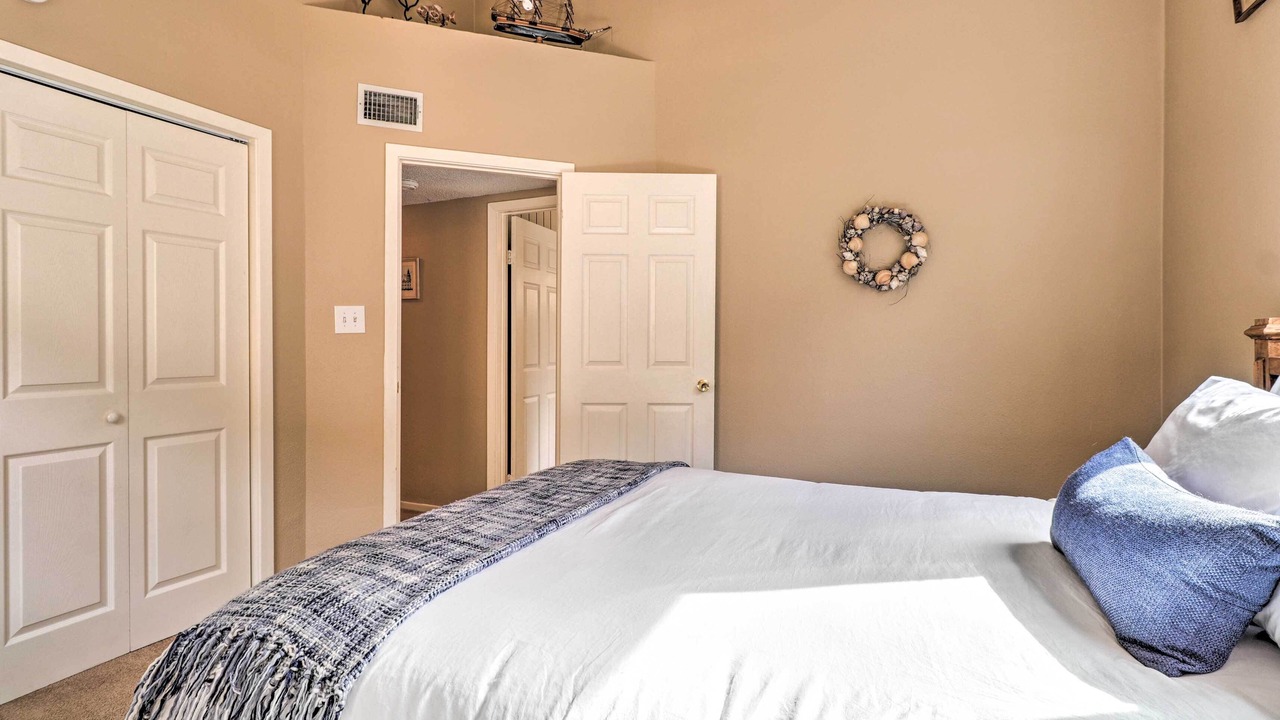 Photo of Bedroom in Point Venture