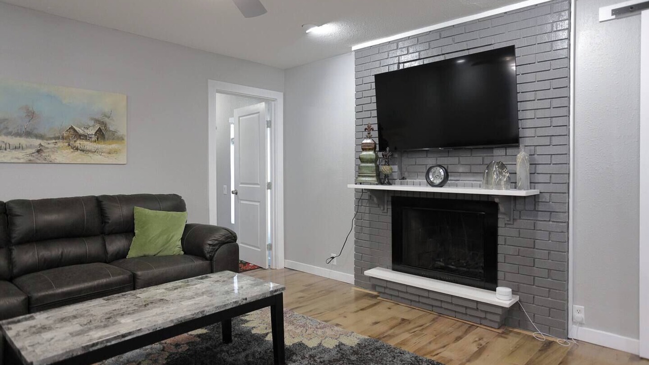 Photo of Livingroom in Allen