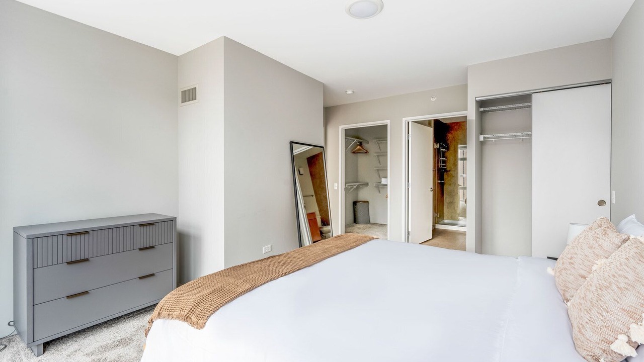 Photo of Bedroom in Streeterville