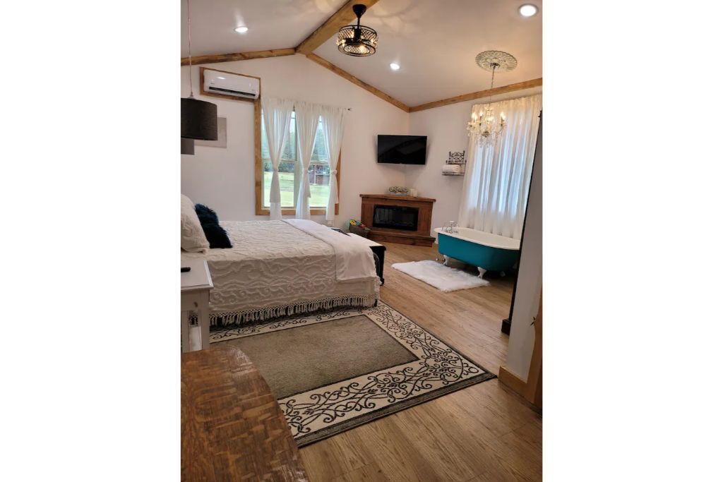 Photo of Bedroom in Georgia Coast