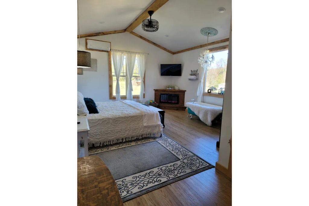 Photo of Bedroom in Georgia Coast