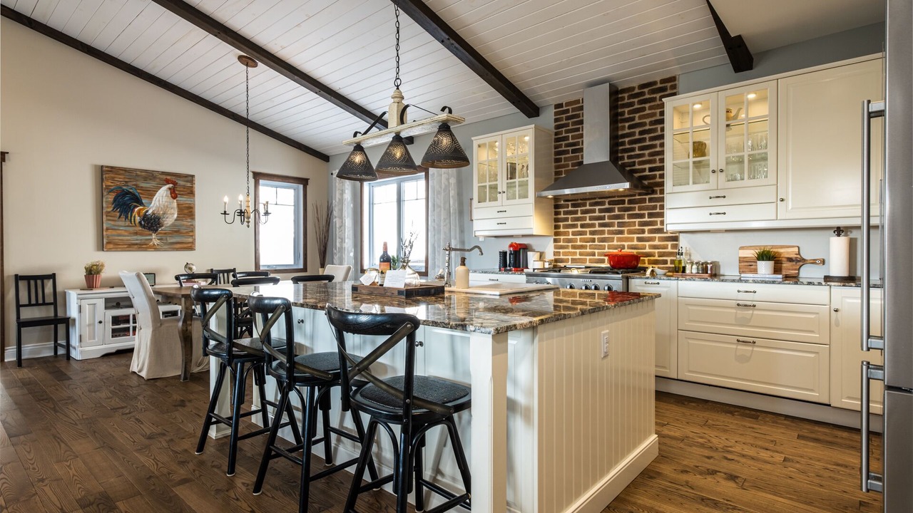Photo of Kitchen in Val-des-Lacs