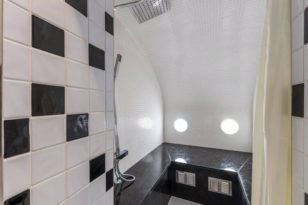 Photo of Bathroom in Bloomsbury