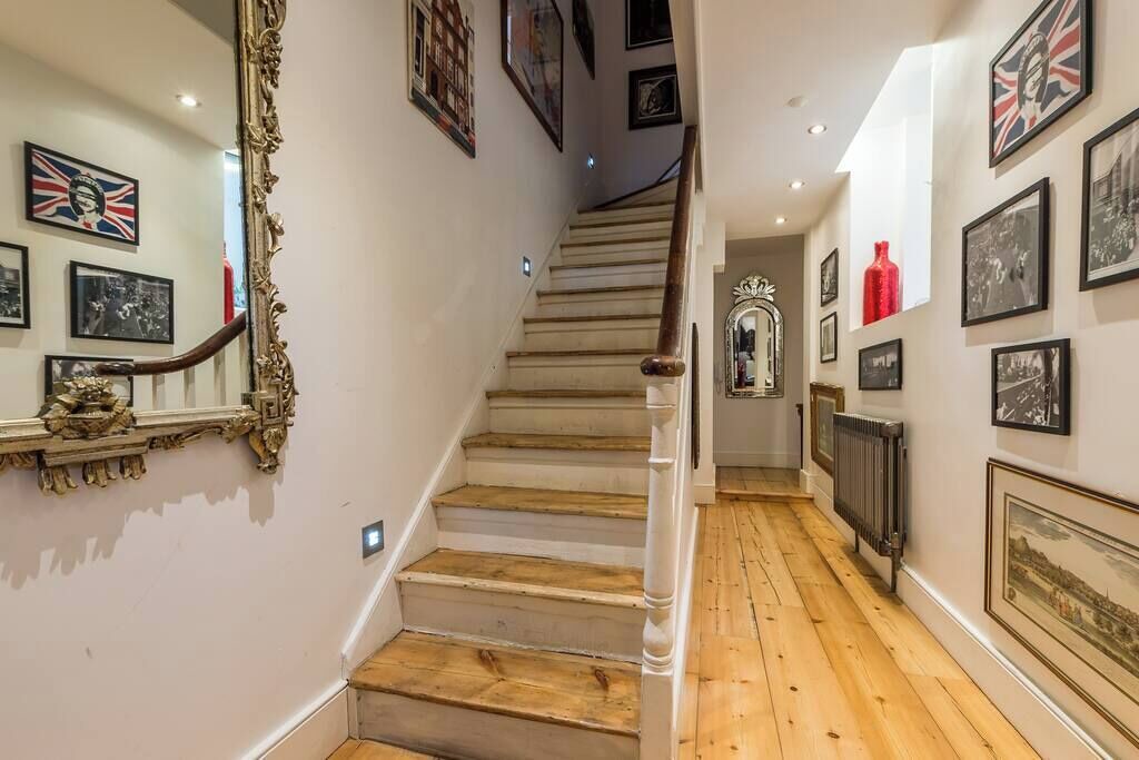 Photo of Others in Bloomsbury