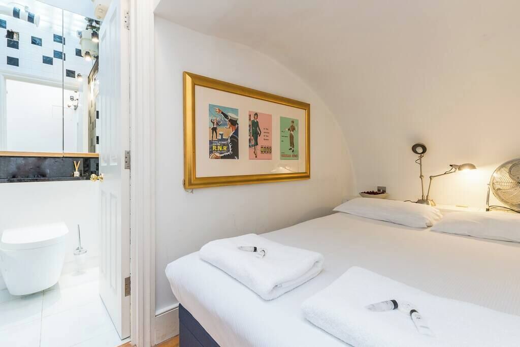 Photo of Bedroom in Bloomsbury
