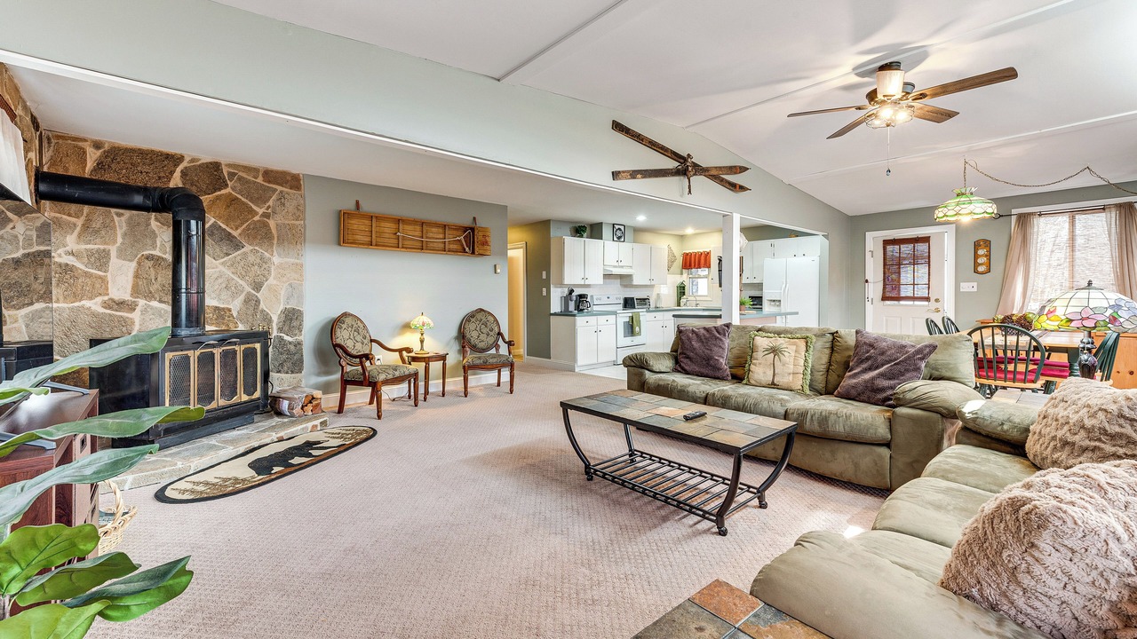 Photo of Livingroom in Briar Crest Woods