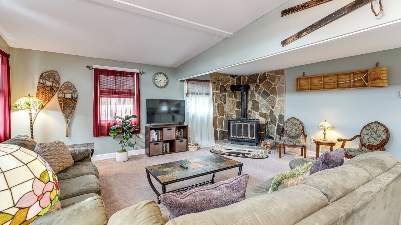 Photo of Livingroom in Briar Crest Woods