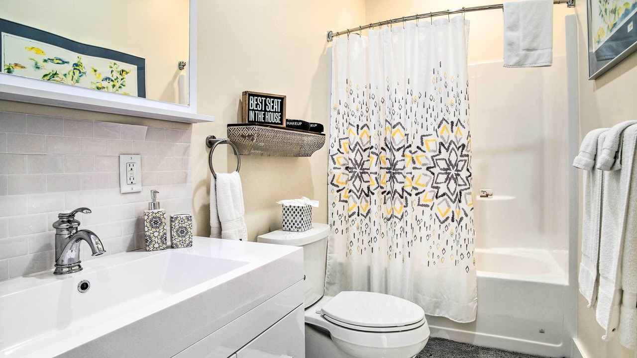 Photo of Bathroom in Lagoon Heights