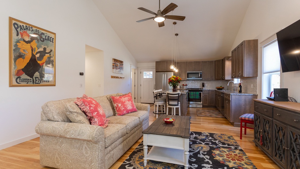 Photo of Livingroom in Pittsfield