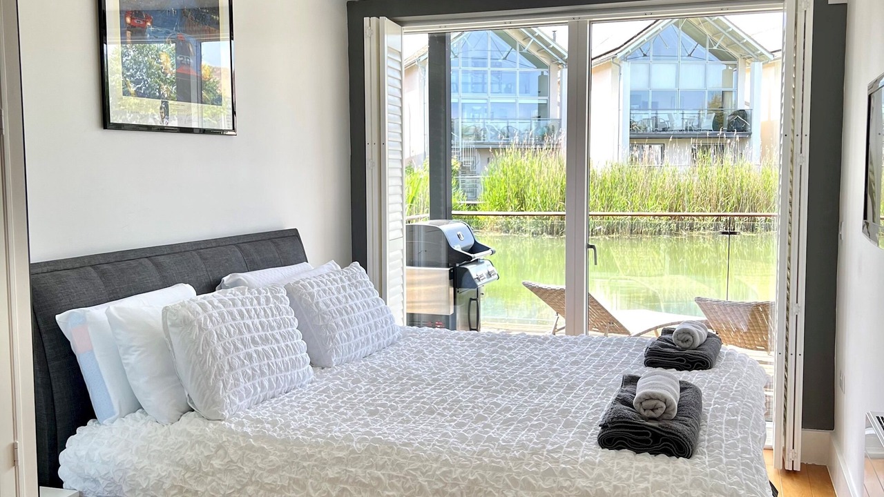 Photo of Bedroom in Malmesbury