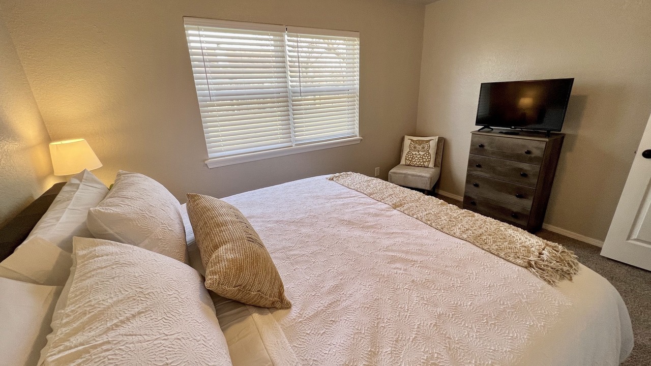 Photo of Bedroom in Broken Arrow