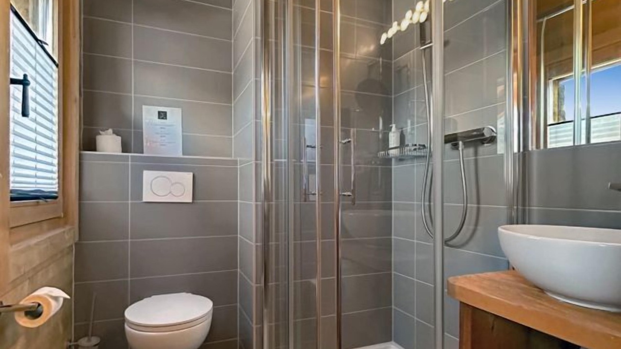 Photo of Bathroom in Sarreyer